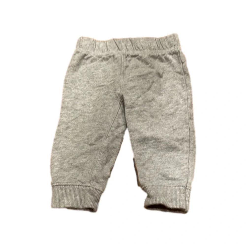𝅺CARTERS 9 m boy bottoms good condition